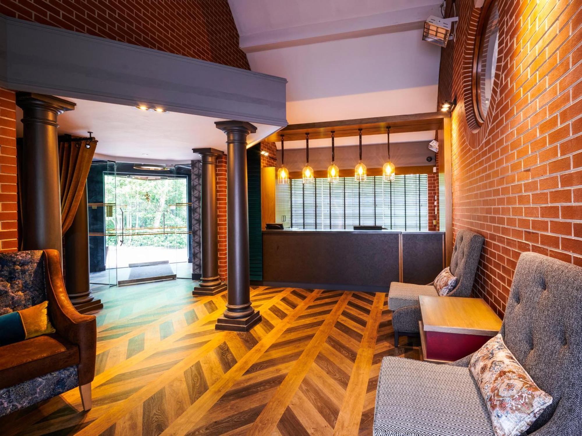 The Royal Toby Hotel Рочдейл Экстерьер фото