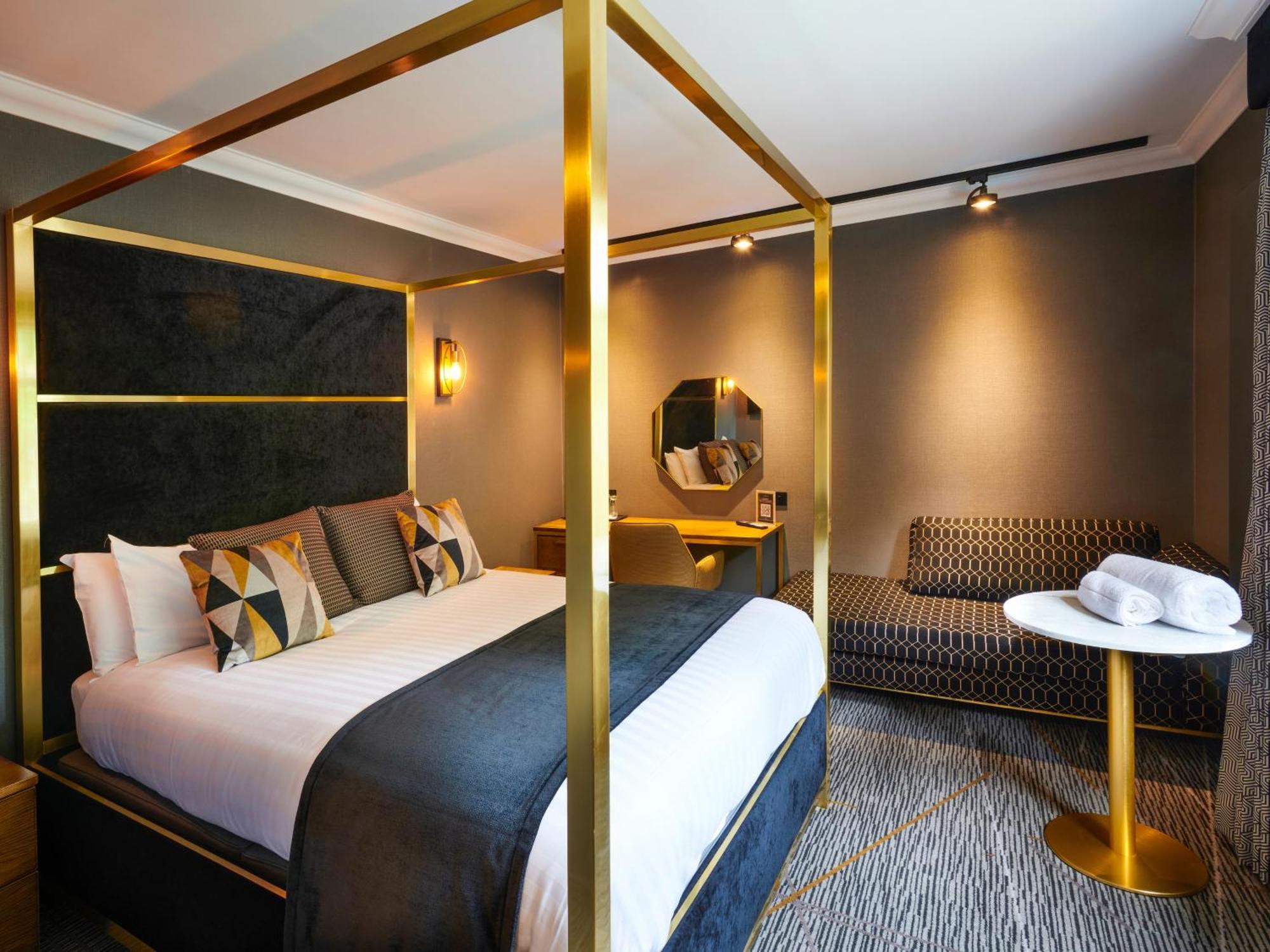 The Royal Toby Hotel Рочдейл Экстерьер фото