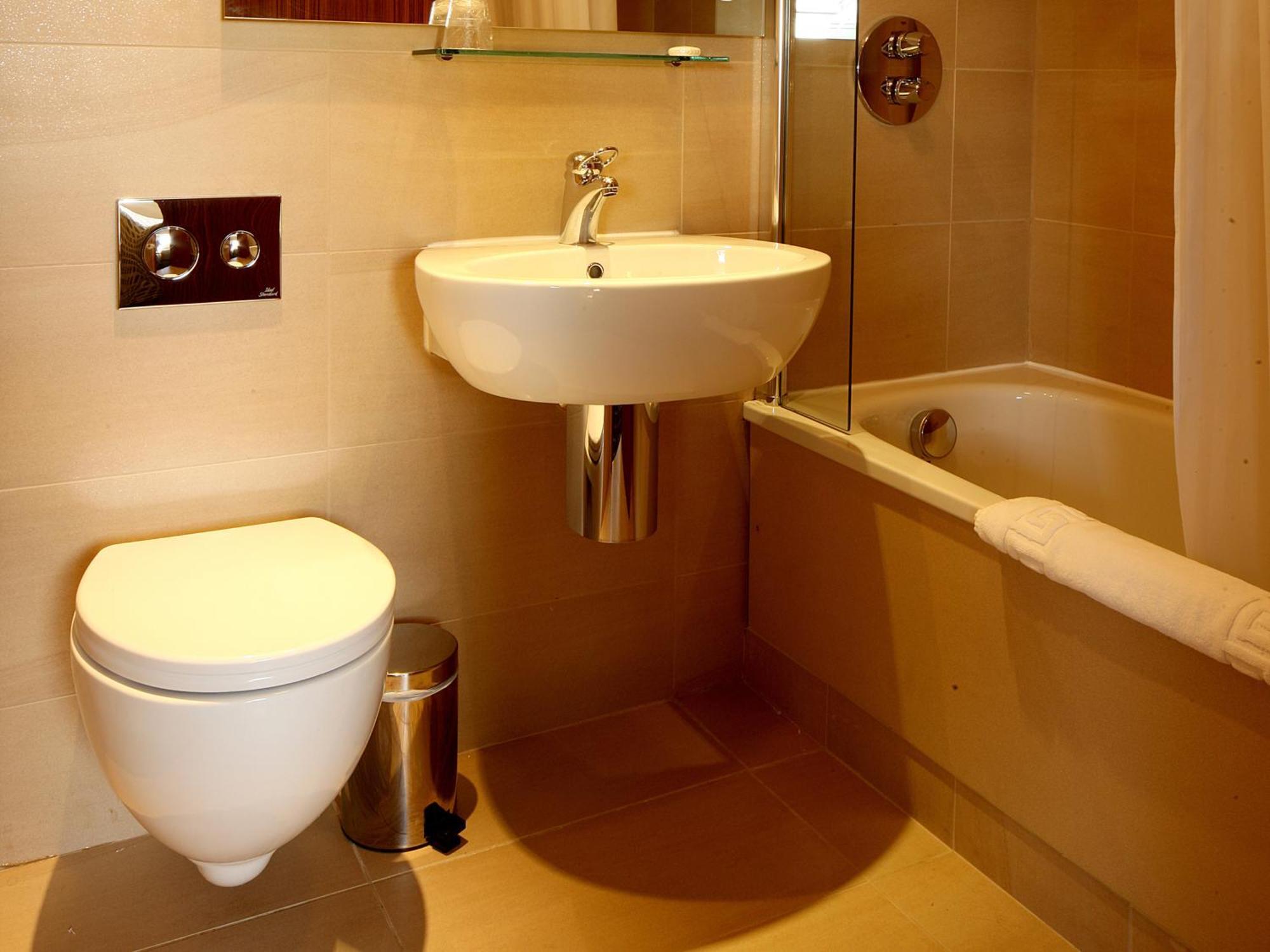 The Royal Toby Hotel Рочдейл Экстерьер фото