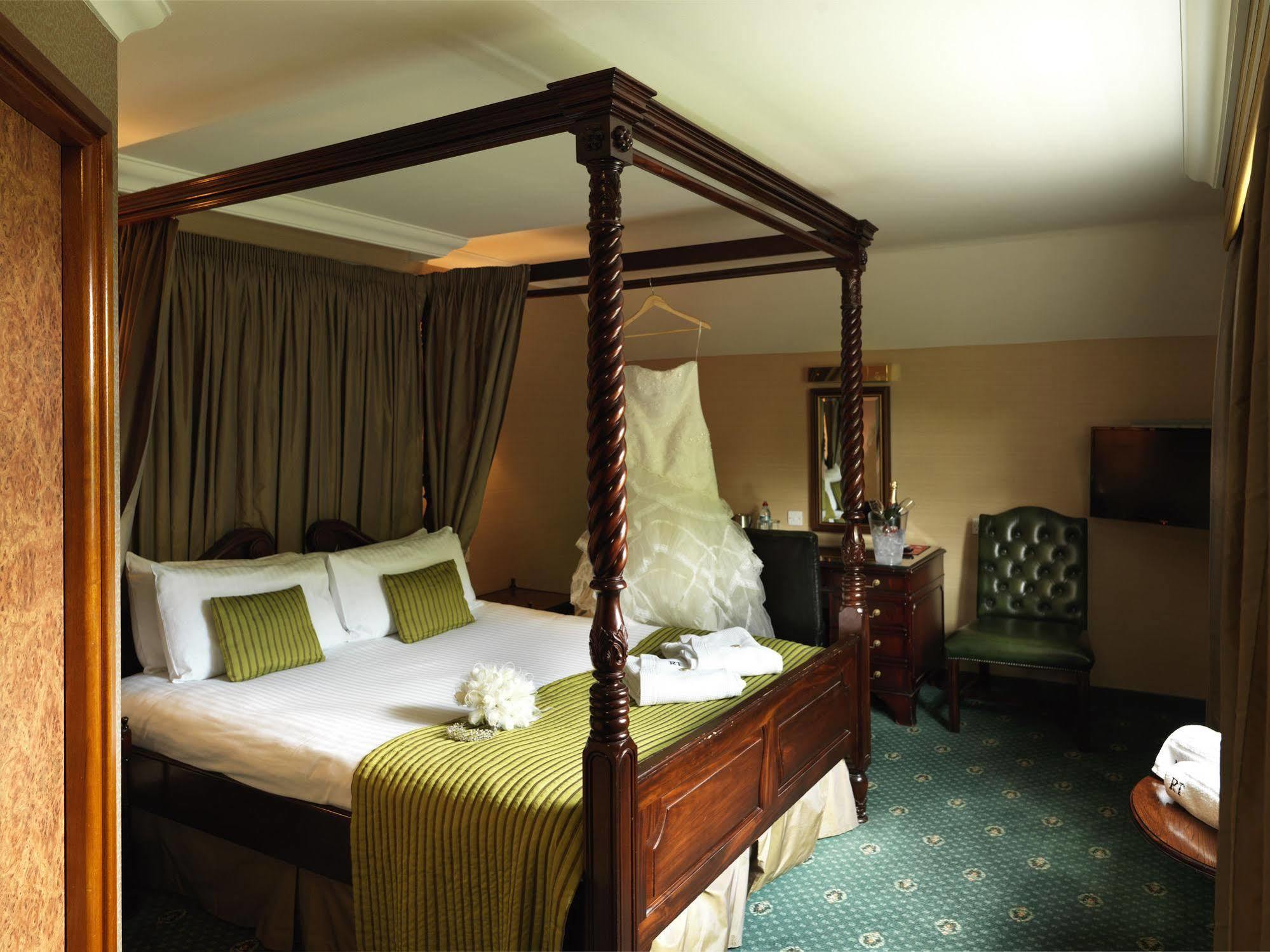 The Royal Toby Hotel Рочдейл Экстерьер фото